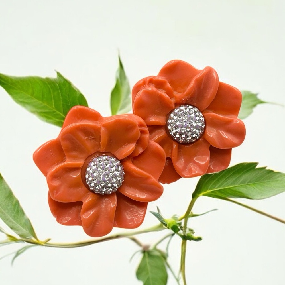🌸 Signed Lele Sadoughi Oversized Coral Resin Flower Crystal Pavé Earrings 1.5” 🌸